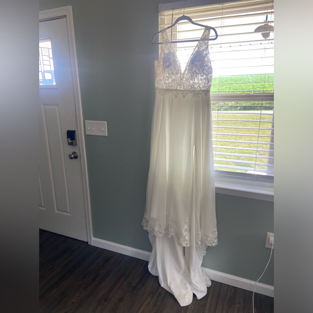Wedding Dress - Picture 3 of 7